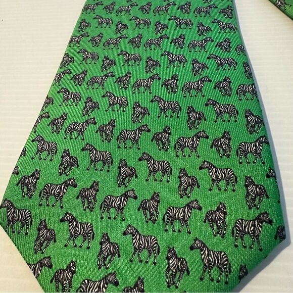 Thatcher Spring Silk Green Tie with Zebras Italy Print USA Made 100% Silk - Picture 1 of 5